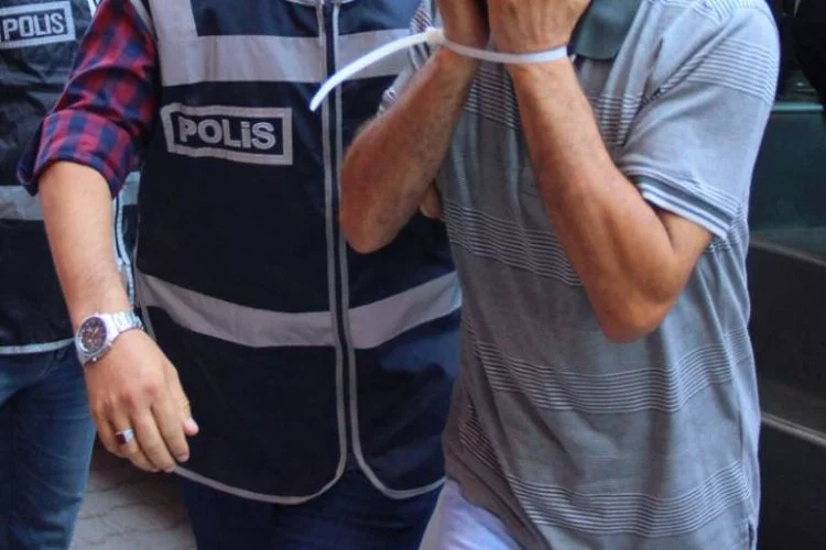 Bursa'da emekli öğretmene FETÖ gözaltısı