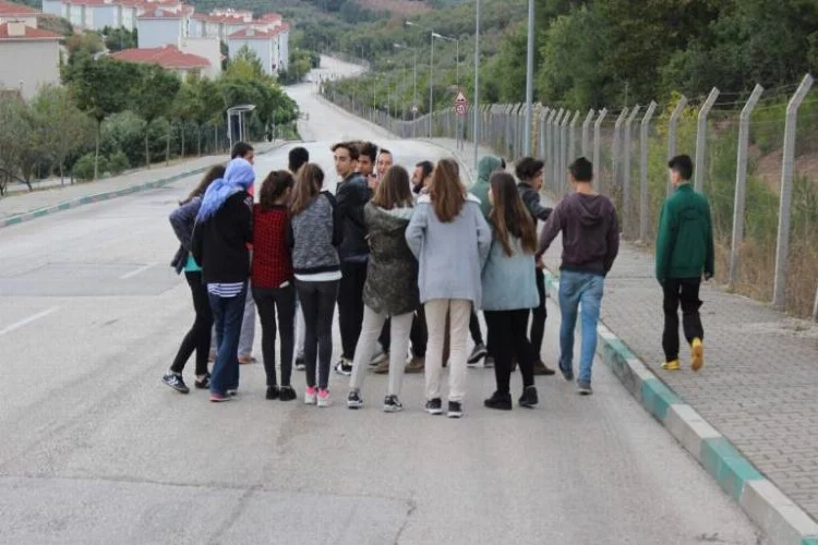Bursa'da okul yolu çile oldu
