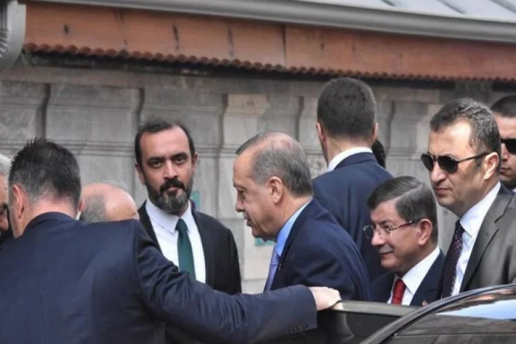 Erdoğan Cuma namazını Davutoğlu ile birlikte kıldı