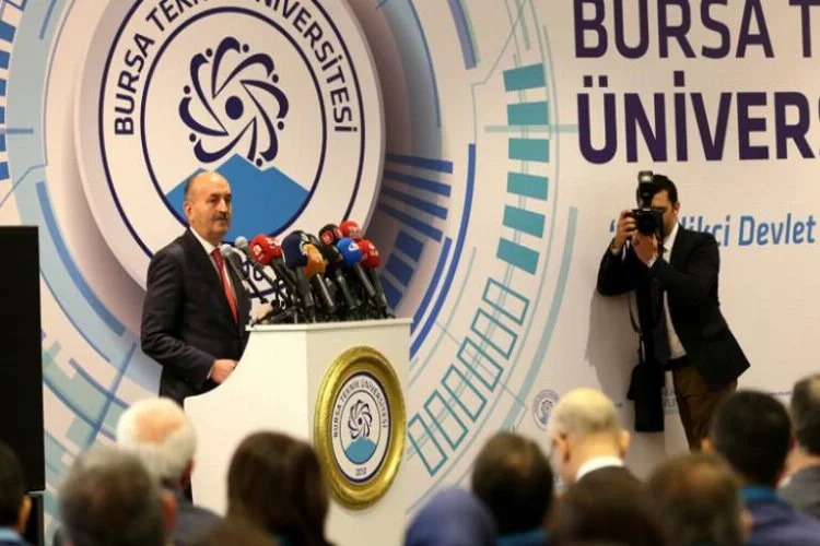 Bakan Müezzinoğlu, Bursa'da gençlere öğüt verdi