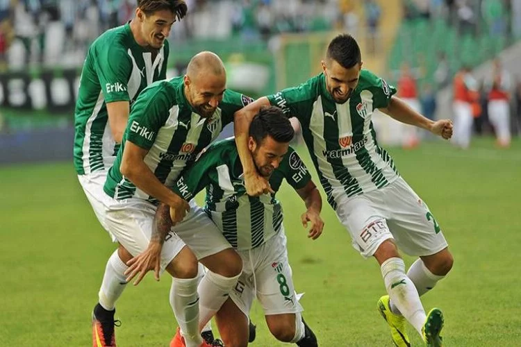 Bursaspor kupada Yomraspor'u ağırlıyor