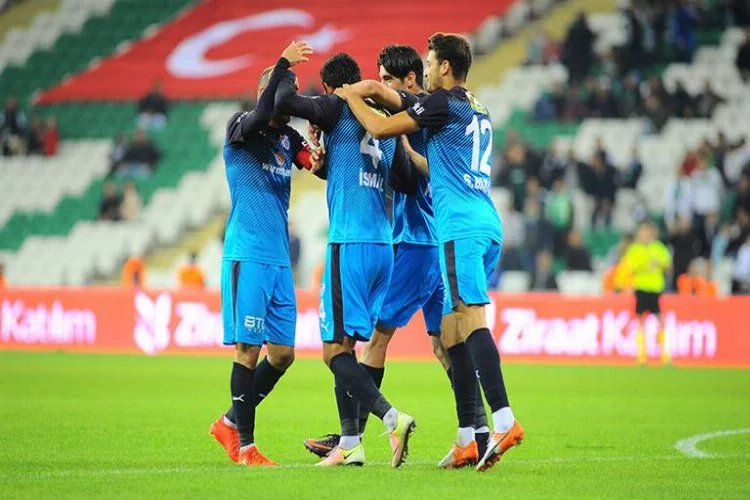 Bursaspor, Yomra'yı 3 golle geçti