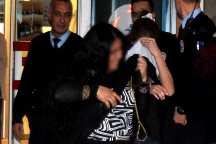 Bursa'da kadın hırsızları mahalleli kadınlar yakaladı