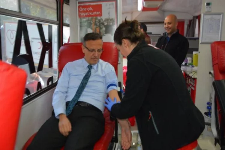 Bursa Çekirge Devlet Hastanesi'nden Kızılay'a kan bağışı