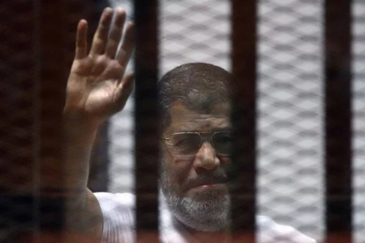 Mursi'nin davasında erteleme