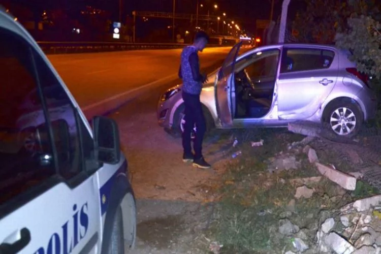 Bursa'da çaldıkları araçla kaza yapınca...