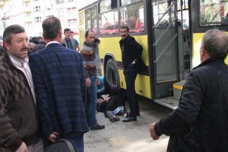 Bursa'da yaşlı kadın belediye otobüsünde dehşeti yaşadı