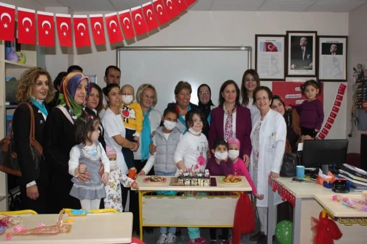 Bursa'da lösemili çocuklar hastanede moral depoladı