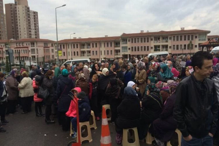 Bursa'da 240 kişi umreye dualarla uğurlandı