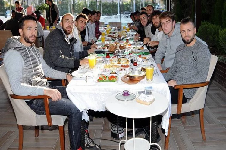 Bursaspor'da maç öncesi geleneksel kahvaltı