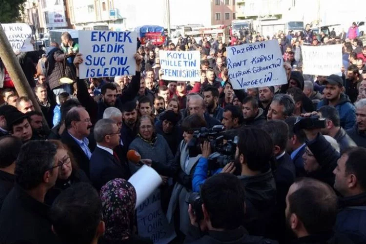 Bursa'da pazarcılar eylem yaptı, pazar kurulamadı