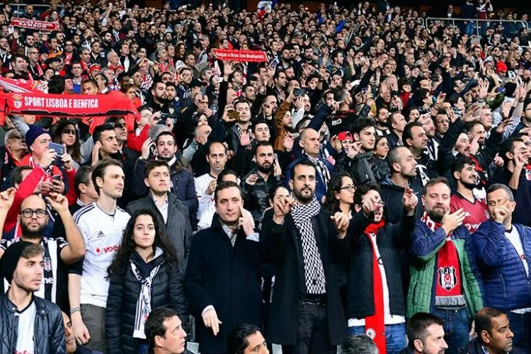 Beşiktaş taraftarlarından dünyada bir ilk!