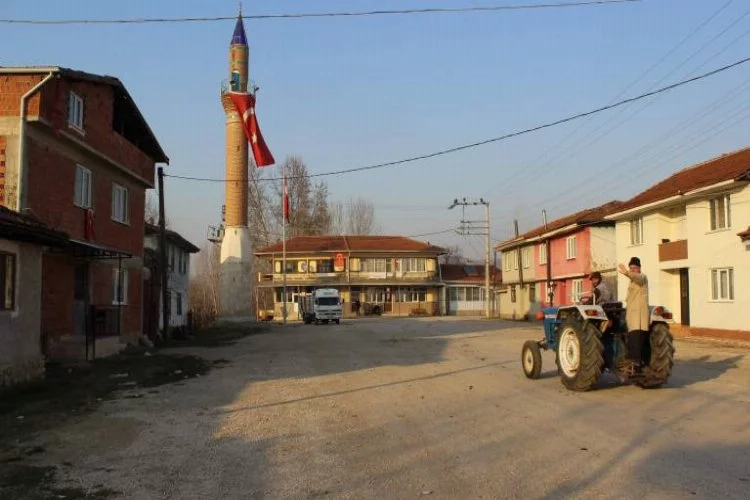 Bursa'da bu köyün minaresi var, camisi yok
