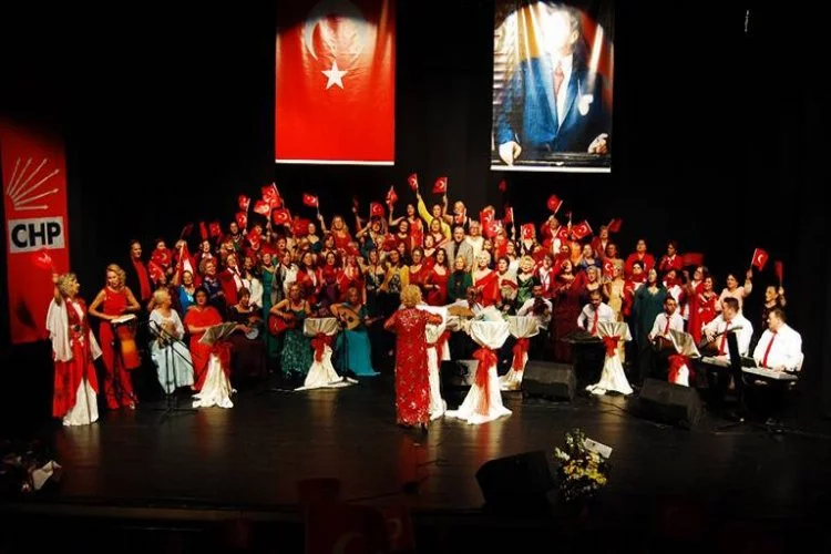 Nilüfer Kadın Korosu 'Livaneli Şarkıları' ile büyüledi