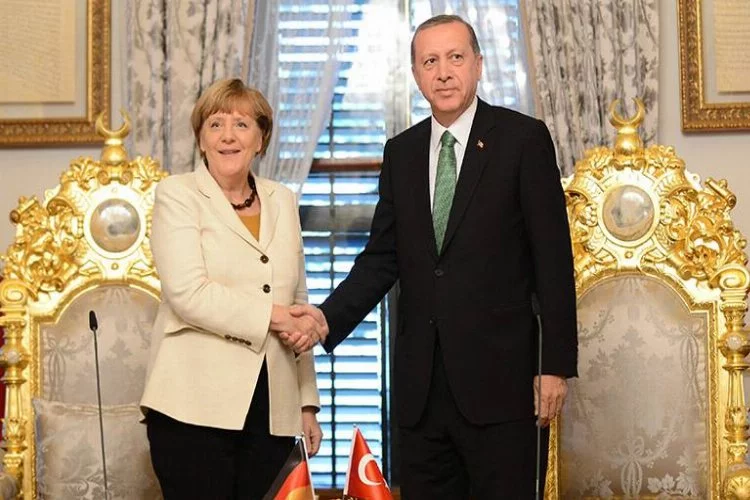 Erdoğan ile Merkel arasında kritik görüşme