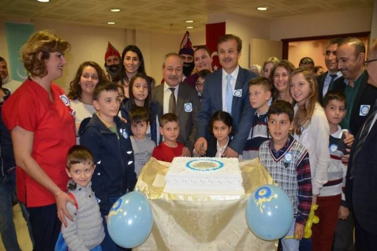 Bursa'da diyabetik pastayla mezuniyeti kutladılar