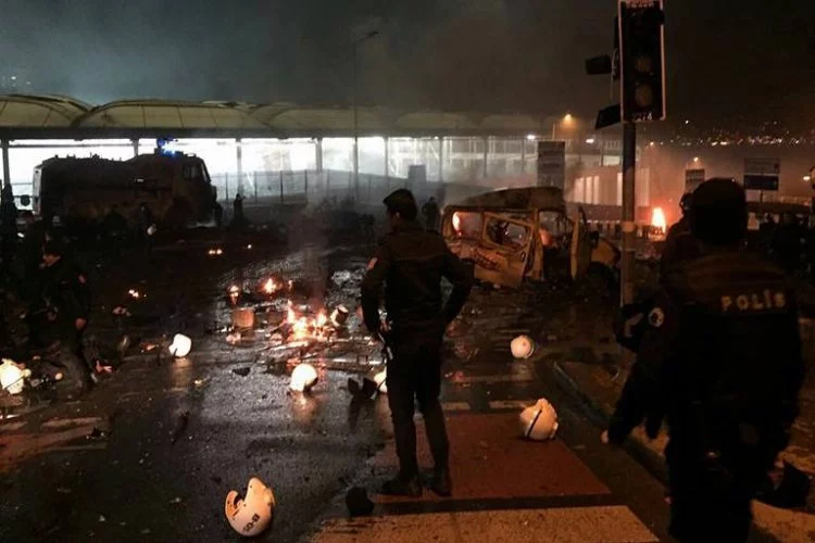 Beşiktaş'ta polise iki bombalı saldırı! 29 şehit...