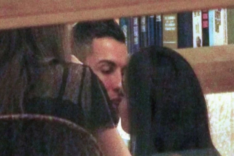 Ronaldo, yeni sevgilisiyle dudak dudağa yakalandı