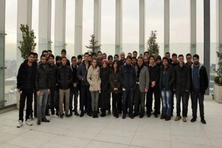 Genç mühendis adayları Bursagaz'ın yeşil binasını gezdi