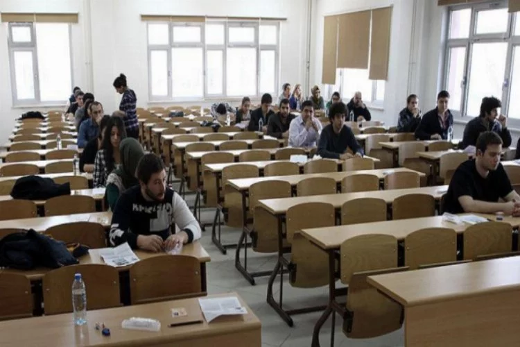 AÖL sınavları iptal edilmedi, sosyal medyada karıştı