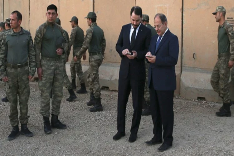 Cumhurbaşkanı Erdoğan, Başika'daki askerlerle görüştü