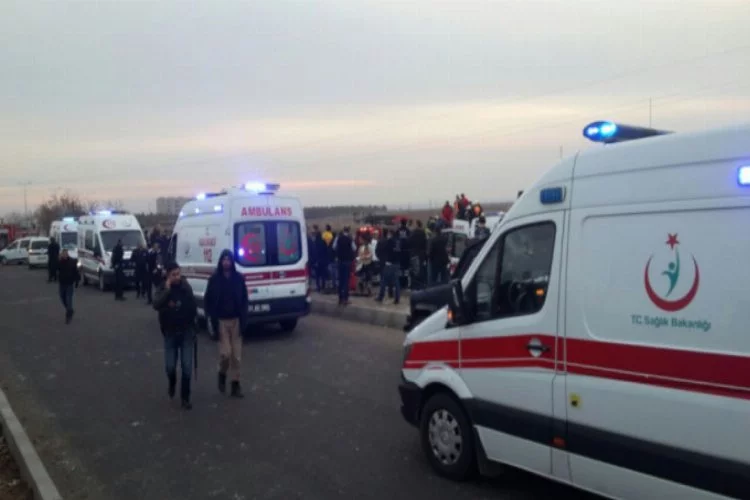 Diyarbakır'da polise bombalı saldırı: 4 şehit