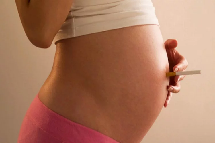 Sigara içen kadınların bebekleri daha çok ölüyor