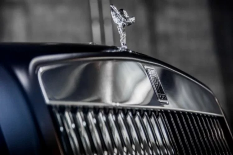 Dünya otomobil devi Rolls-Royce'den tarihi zarar
