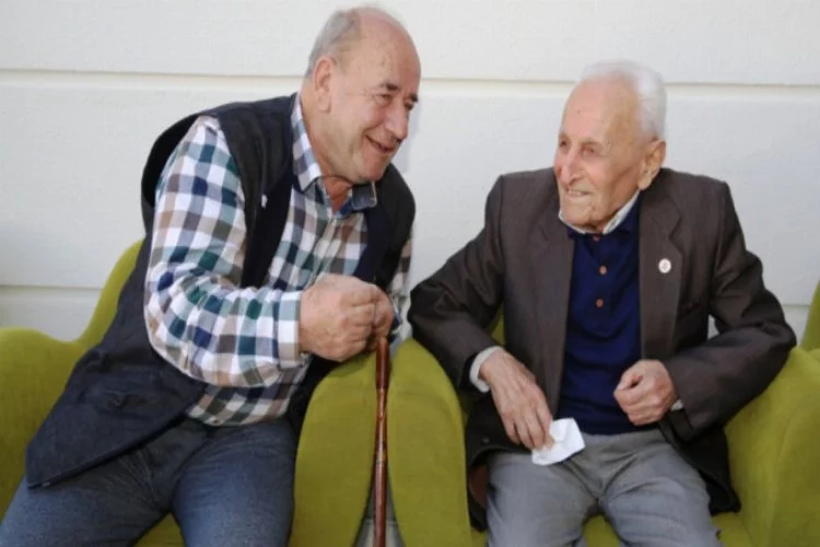 102 yaşındaki huzurevi sakininden uzun yaşamanın sırrı