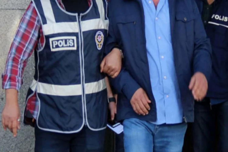 Bursa'da eski polislere FETÖ operasyonu