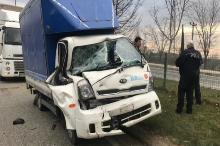 Bursa'da feci kaza! iki TIR arasında sıkıştı