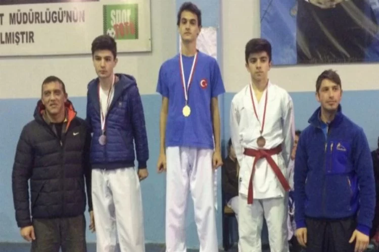 Bursa'da genç karateciler hedef büyüttü