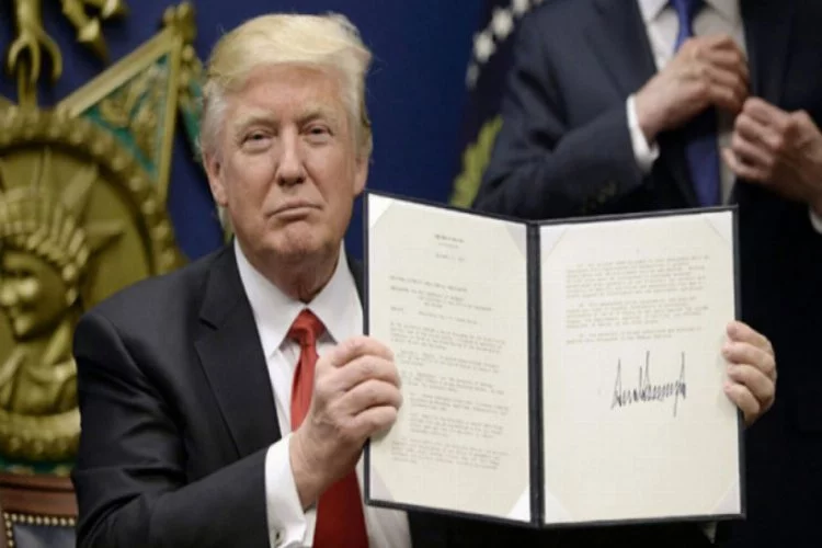 Trump o skandal kararnameyi yeniden imzaladı