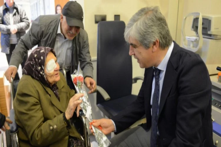 84 yaşındaki Emine Nine'nin 8 Mart'ta dünyası aydınlandı