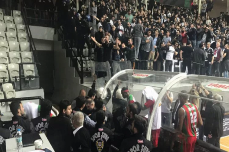 Beşiktaş Sompo Japan - Pınar Karşıyaka maçında olay çıktı