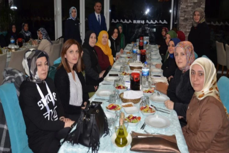 AK Parti'li kadınlar Atatepe'de buluştu