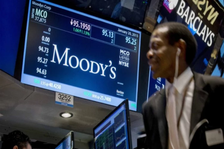 Moody's, Türkiye'nin not görünümünü indirdi