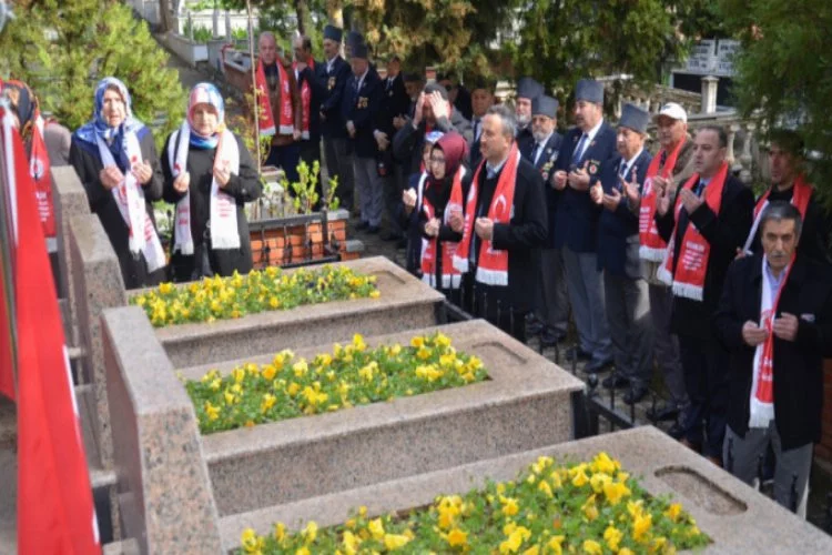 Şehit Öğretmen Etem Yaşar Meydanı açıldı