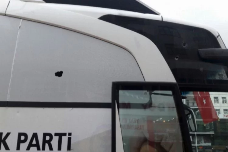AK Parti otobüsüne taşlı saldırı