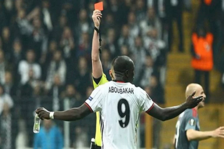 Olympiakos maçında rakibine kafa atan Aboubakar'ın cezası belli oldu