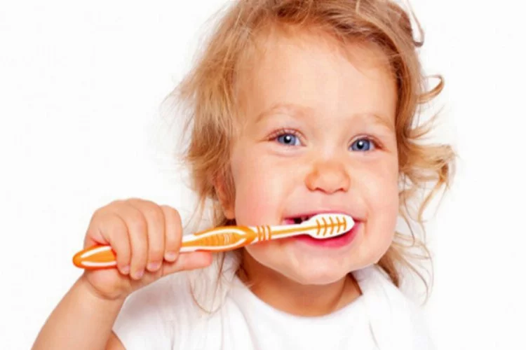 3 yaşından önce diş macunu yasak!