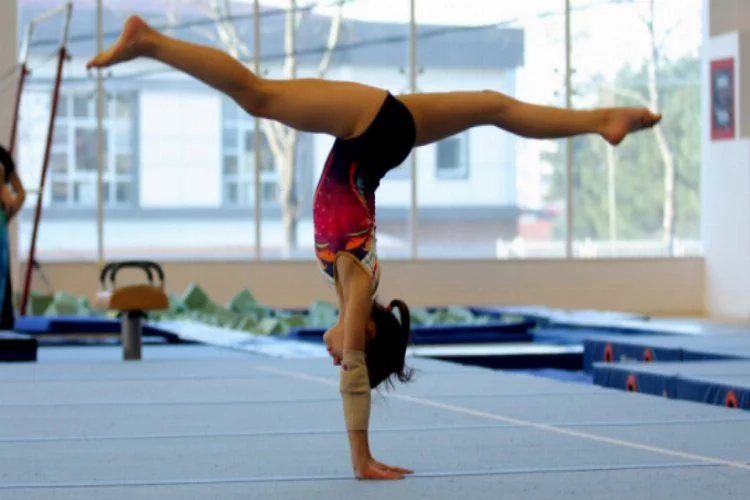 Geleceğin cimnastikçileri Nilüfer'de yetişiyor