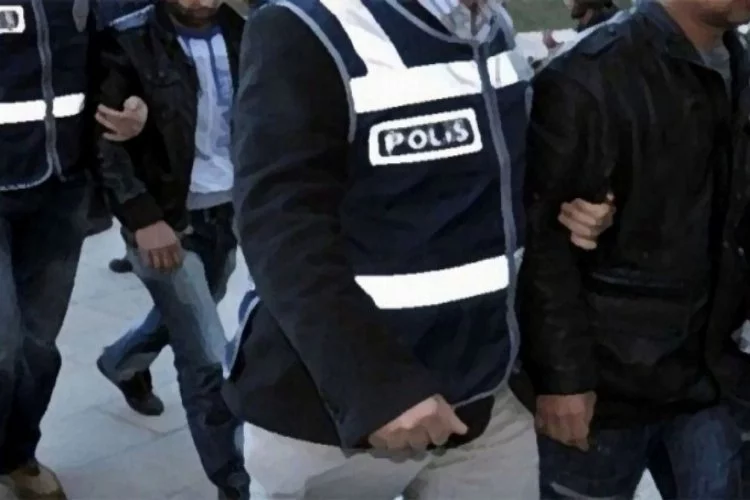 Bursa'da 12 öğretmene FETÖ gözaltısı
