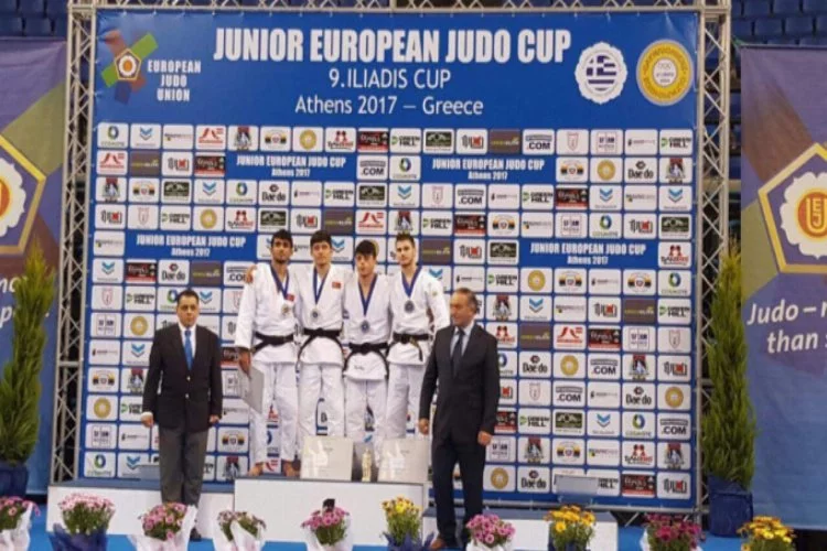 Osmangazili judocu altını kaptı