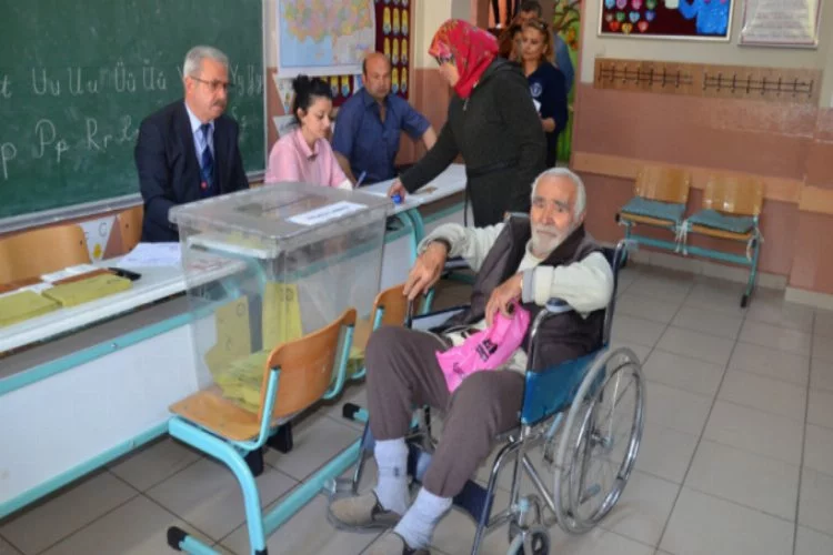 Bursa'daki engelliler böyle oy kullandı