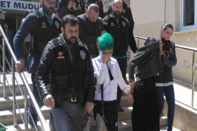 Bursa'nın 'yeşil saçlı' uyuşturucu taciri genç kız yakalandı!