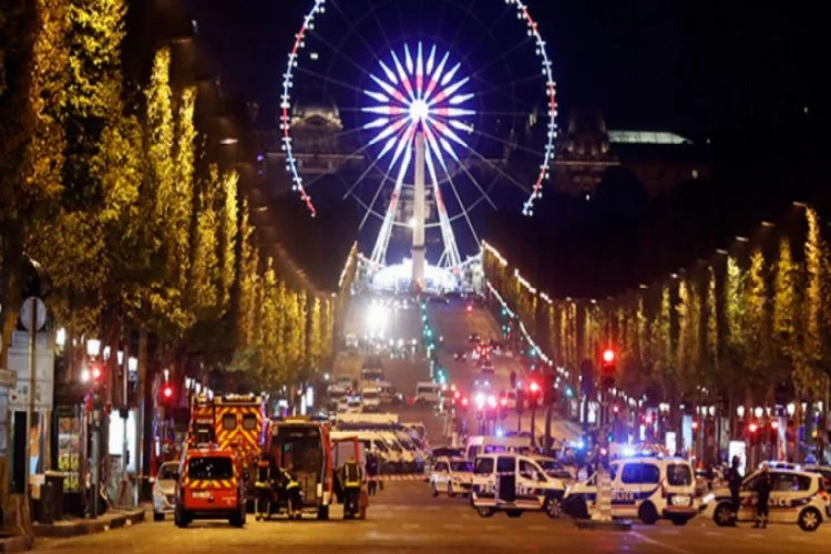 Paris'te polise silahlı saldırı