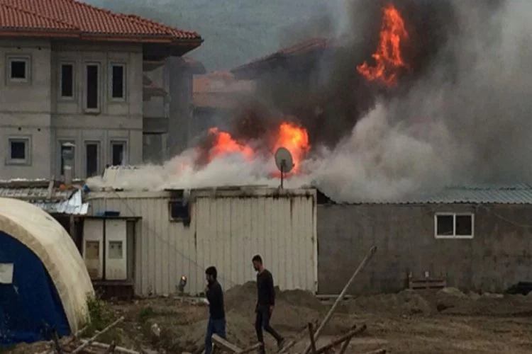 Bursa'da işçilerin kaldığı konteynerde yangın çıktı