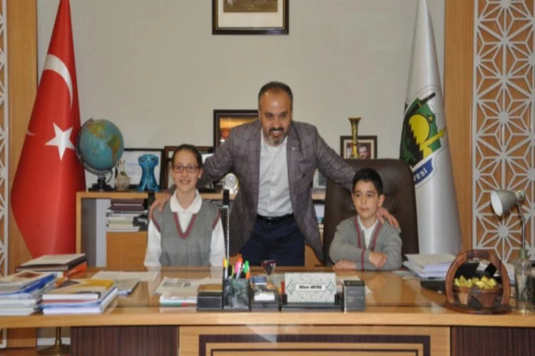 Bursa'da koltuklar çocuklara teslim