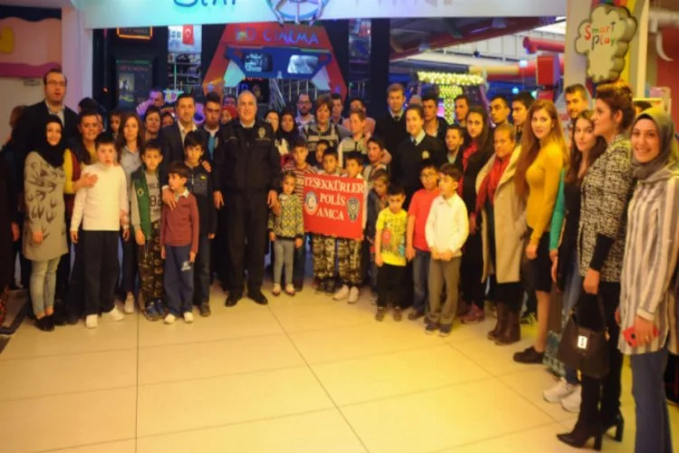 Bursa'da polis merkezinden engelli çocuklara lunapark hediyesi